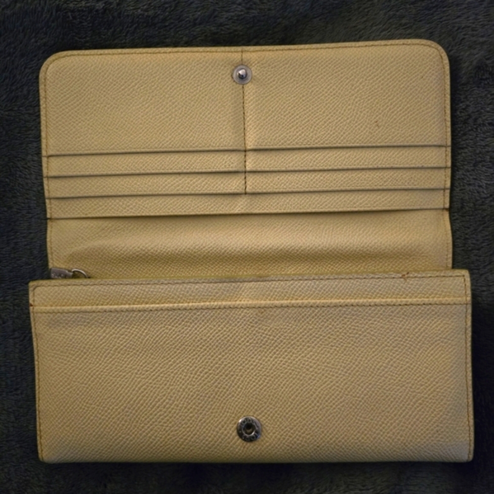 TODS Continental Flap Wallet. Pale Yellow Pebbled Leather Full Inclusion. EUC - Picture 9 of 16